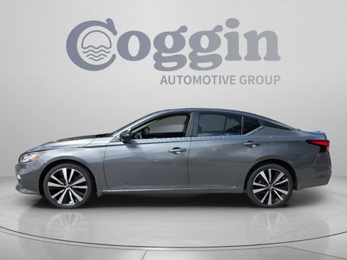 Used 2021 Nissan Altima 2.5 SR AWD/4WD image 2