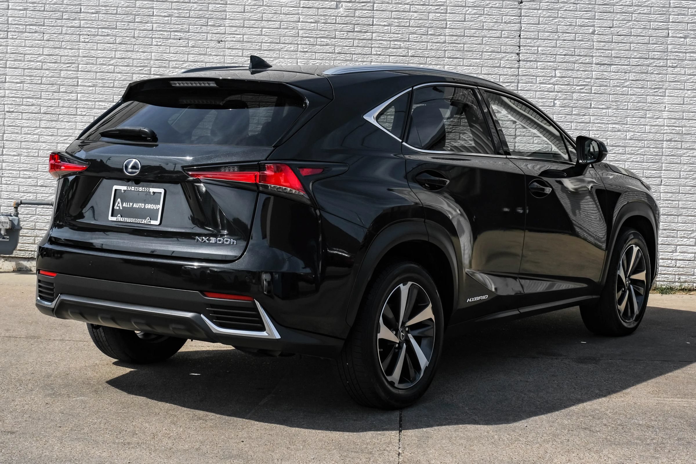 Used 2018 Lexus NX 300h AWD w/ Luxury Package image 8