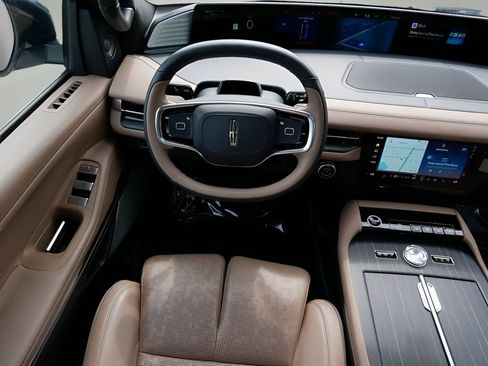 Used 2025 Lincoln Navigator Black Label AWD/4WD image 13