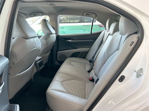 Used 2024 Toyota Camry SE image 33