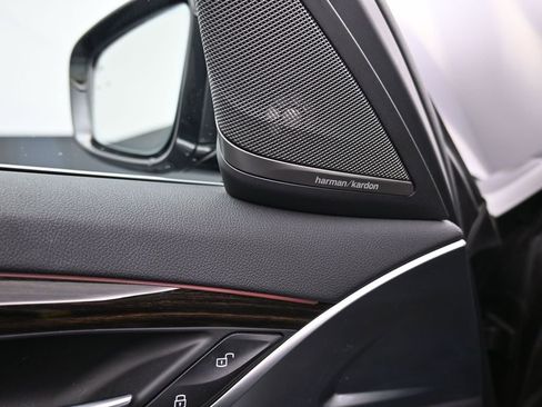 Used 2023 BMW 530i xDrive w/ Premium Package image 10