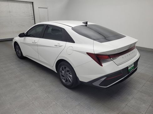 Used 2024 Hyundai Elantra SEL FWD image 3