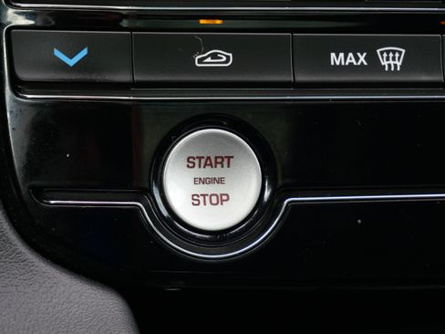 Used 2019 Jaguar F-PACE Prestige AWD/4WD image 25