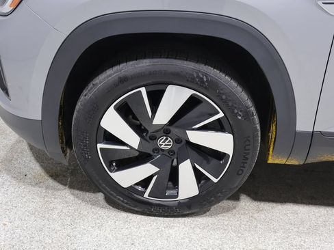 Used 2025 Volkswagen Atlas Cross Sport SE AWD/4WD image 8