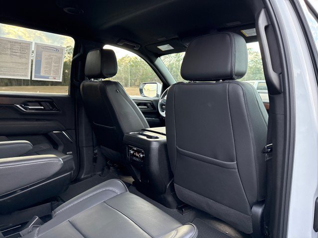 Used 2025 GMC Yukon XL Denali AWD/4WD image 14