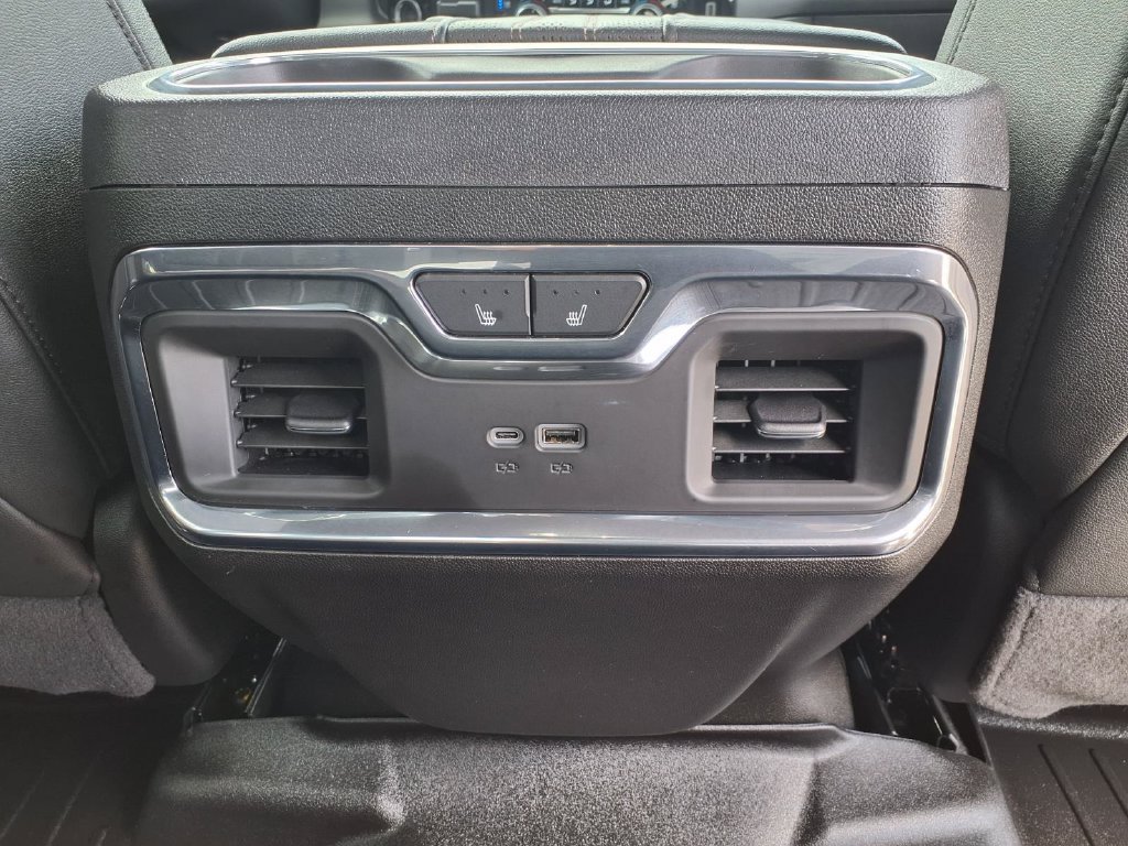 Used 2024 Chevrolet Silverado 1500 High Country w/ Technology Package AWD/4WD image 18
