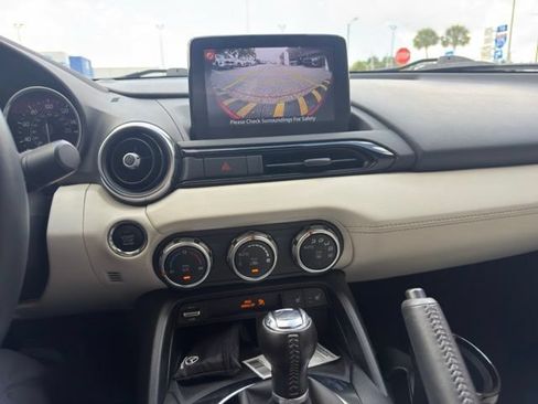 Used 2021 MAZDA MX-5 Miata RF Grand Touring w/ Appearance Package RWD image 12