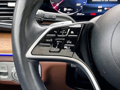 Used 2024 Mercedes-Benz GLS 450 4MATIC image 11