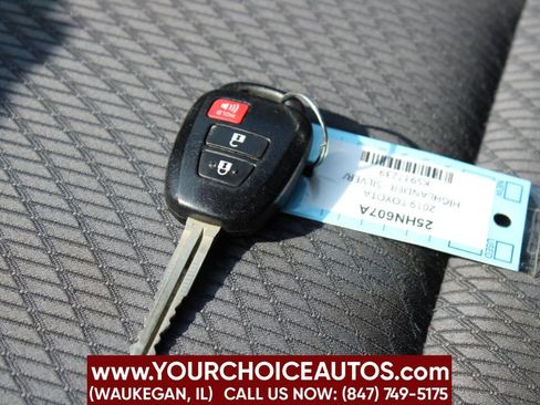 Used 2019 Toyota Highlander AWD V6 image 35