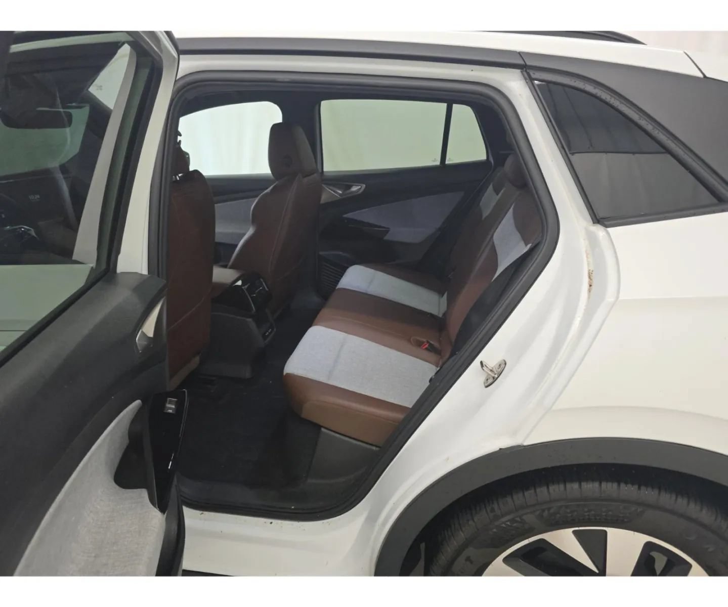 Used 2023 Volkswagen ID.4 Pro RWD image 6