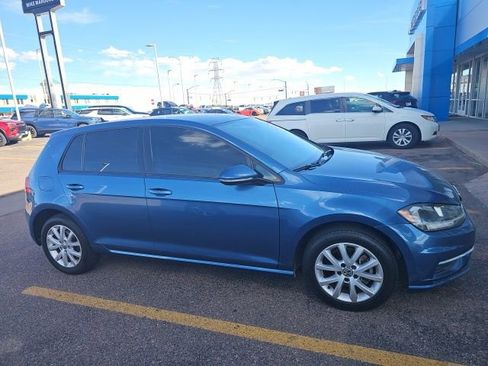 Used 2021 Volkswagen Golf 4-Door image 2