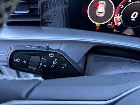 New 2026 Volkswagen Tiguan SE image 20