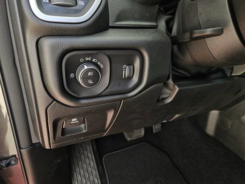 New 2026 RAM 1500 Express AWD/4WD image 14