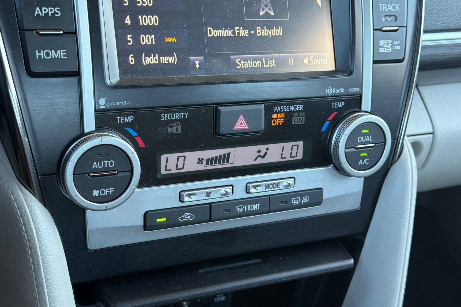 Used 2014 Toyota Camry XLE w/ Convenience Package FWD image 24