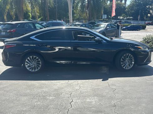 Used 2020 Lexus ES 350 w/ Accessory Package 2 FWD image 2