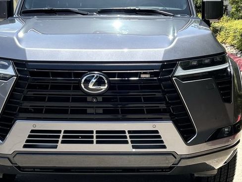 Used 2024 Lexus GX 550 w/ Accessory Package (Z1) AWD/4WD image 9