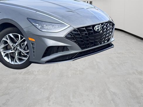 Used 2023 Hyundai Sonata SEL image 3