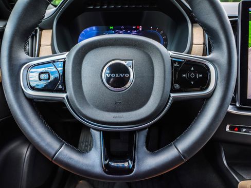 Used 2025 Volvo XC90 B5 Plus AWD/4WD image 15