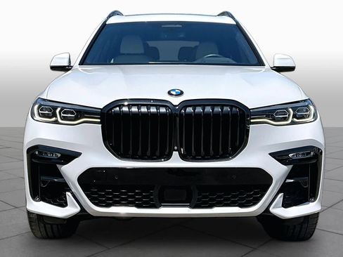 Used 2020 BMW X7 xDrive40i w/ M Sport Package AWD/4WD image 4