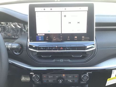 New 2025 Jeep Compass Limited w/ High Altitude Package image 14