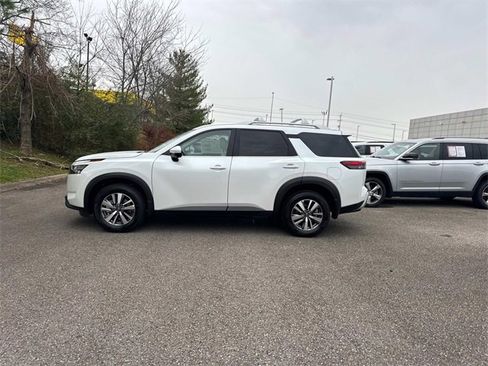 New 2025 Nissan Pathfinder SL image 7