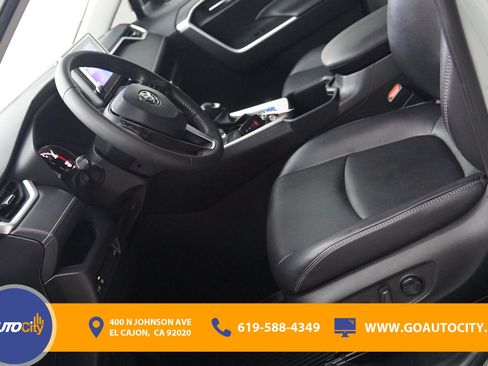 Used 2023 Toyota RAV4 XLE Premium FWD image 9