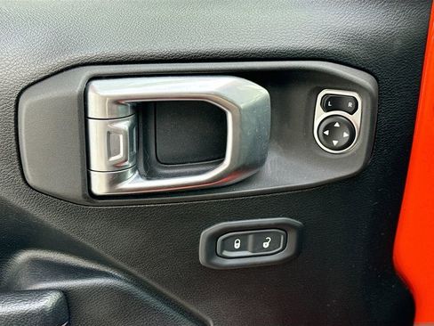 Used 2023 Jeep Wrangler Unlimited Sport AWD/4WD image 19