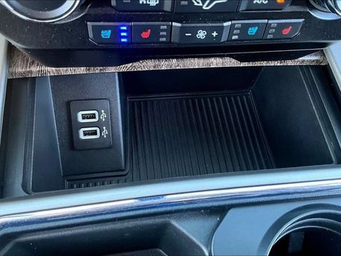 Used 2019 Ford F350 Lariat w/ Lariat Ultimate Package AWD/4WD image 16