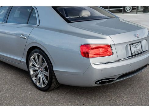 Used 2018 Bentley Flying Spur V8 image 8