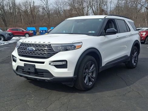 Used 2023 Ford Explorer XLT w/ Equipment Group 202A image 5