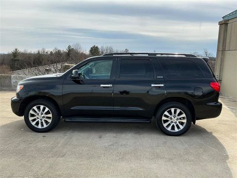 Used 2016 Toyota Sequoia Limited image 2