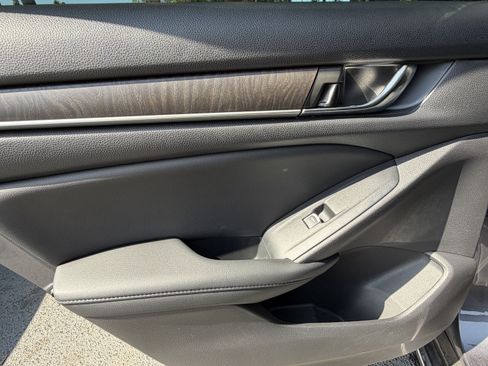 Used 2022 Honda Accord EX-L image 30