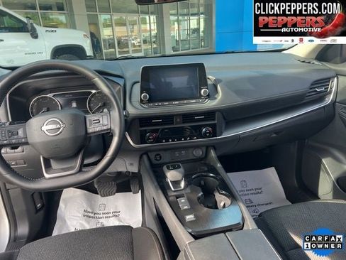 Used 2025 Nissan Rogue SV FWD image 14