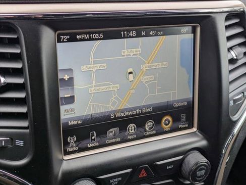 Used 2017 Jeep Grand Cherokee Overland image 13