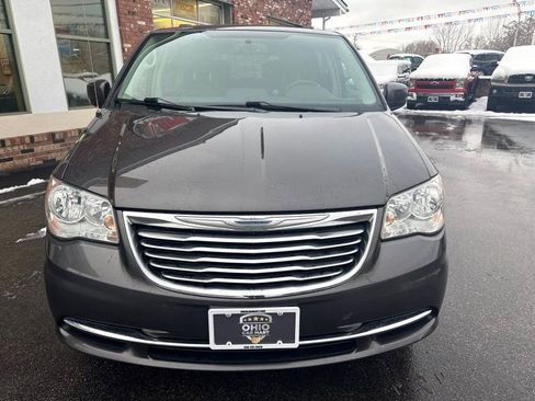 Used 2015 Chrysler Town & Country LX image 2
