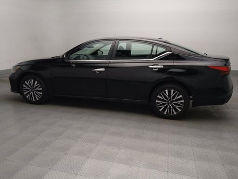 Used 2023 Nissan Altima 2.5 SV AWD/4WD image 3