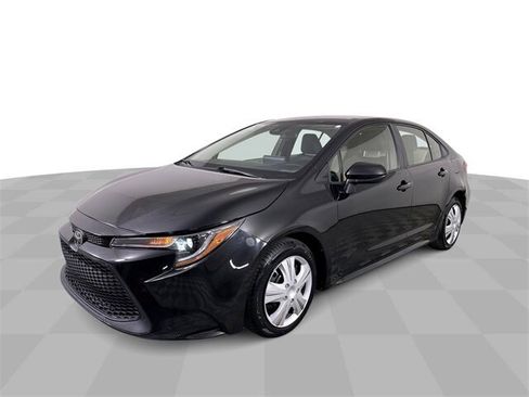 Used 2022 Toyota Corolla LE image 4