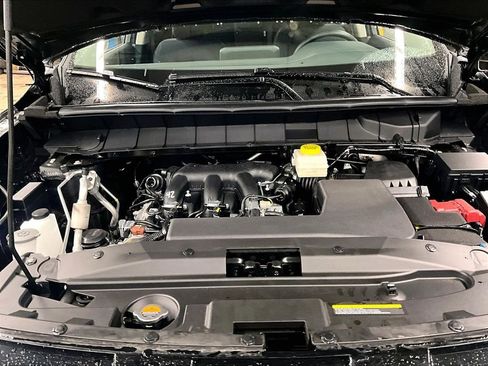 Used 2025 Nissan Pathfinder S image 30