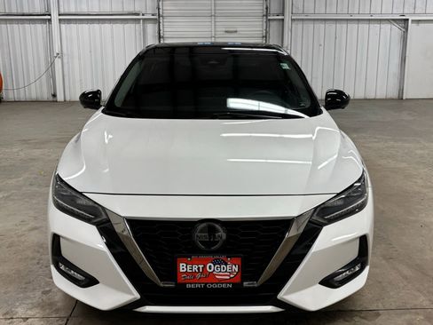 Used 2023 Nissan Sentra SR w/ SR Premium Package FWD image 2