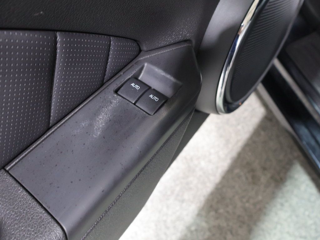Used 2013 Ford Mustang Premium RWD image 15