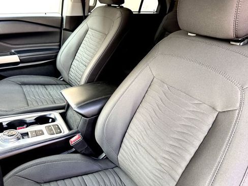 Certified 2021 Ford Explorer XLT image 10