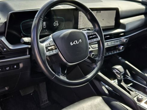 Used 2025 Kia Telluride S AWD/4WD image 3