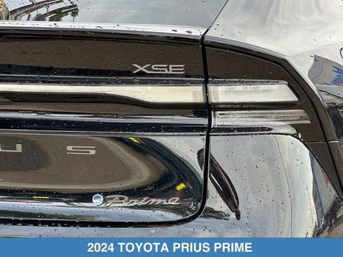 Used 2024 Toyota Prius Prime FWD image 29