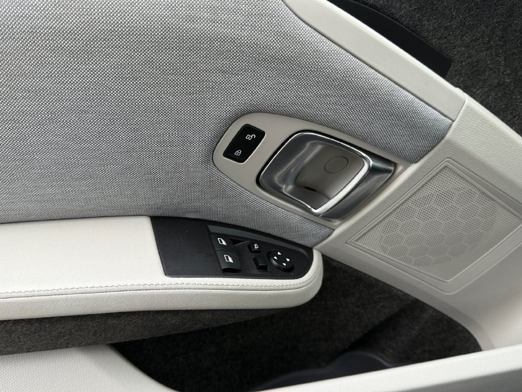 Used 2016 BMW i3 RWD image 11