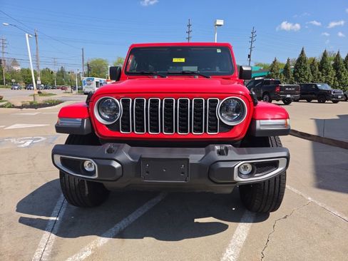 Used 2025 Jeep Wrangler Unlimited Sahara w/ Safety Group AWD/4WD image 6