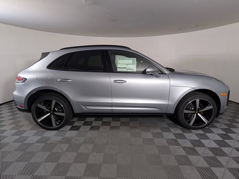 New 2026 Porsche Macan AWD/4WD image 8