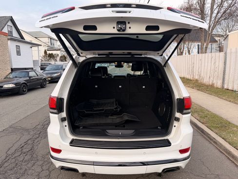 Used 2021 Jeep Grand Cherokee Limited X image 12