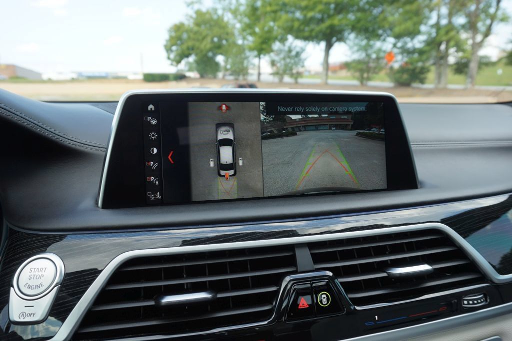 Used 2019 BMW 750i w/ Executive Package RWD image 46