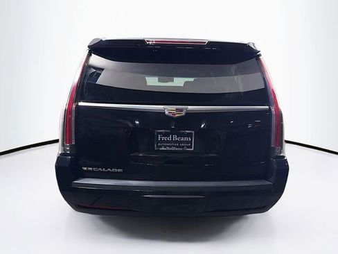 Used 2018 Cadillac Escalade ESV Luxury AWD/4WD image 7