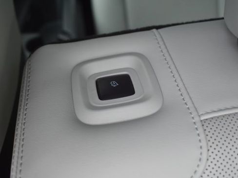 Used 2025 Ford Expedition Platinum w/ Platinum Ultimate Package AWD/4WD image 51